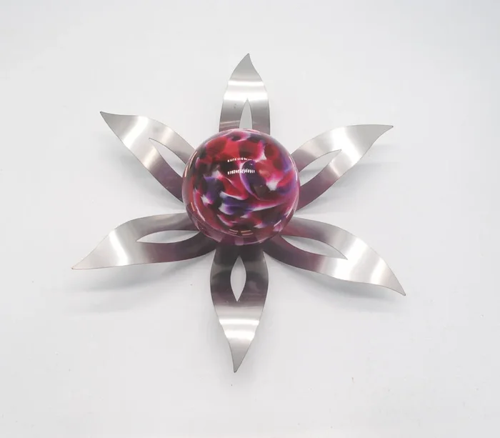 Floral Burst Garden Sculpture – Mauve