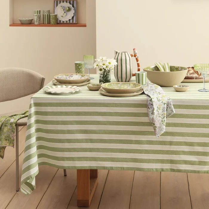 Garden House Green Tablecloth