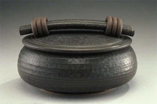 Lidded Stoneware Casserole – Black Ash