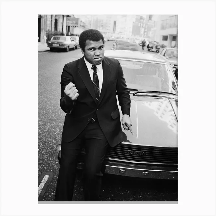 Muhammad Ali Announces To The World That He Will Be Comimg Out Of Retirement Canvas Print by Mirrorpix