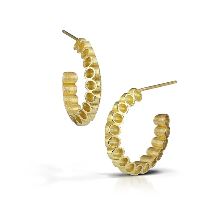 Ruffle Hoop Earrings – 18k Gold