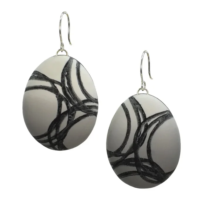 Small Hollow Openwork Earrings – Shades of Gray