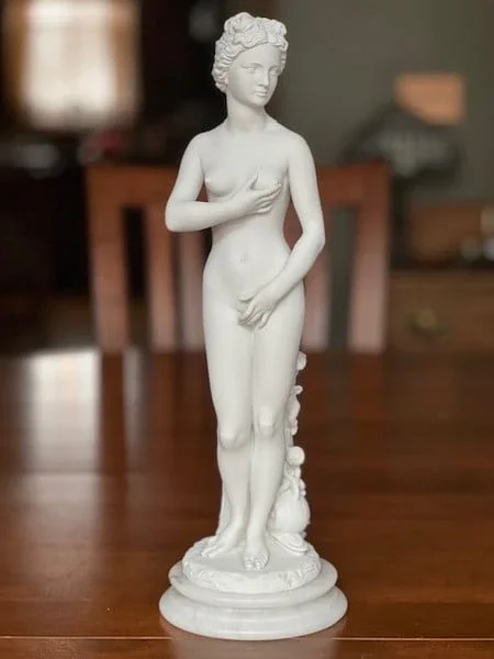 Venus De’ Medici / Capitoline Statue